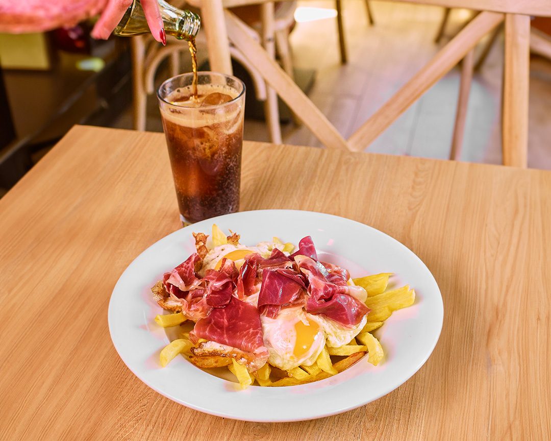 Huevos rotos del corral